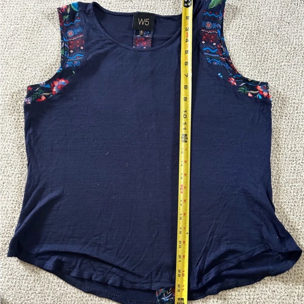 W5 Navy top with colorful accent